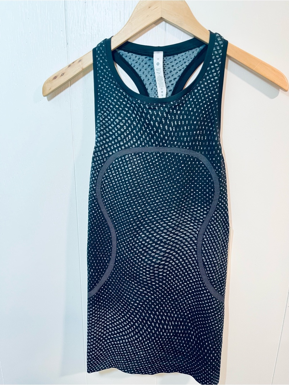 NWT lululemon black and White Micro Dot Swiftly Tank size 10 - Picture 10 of 10